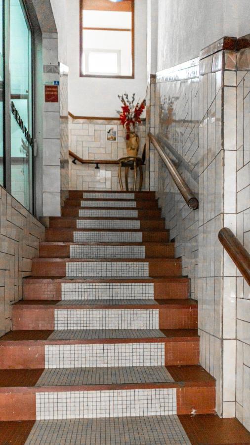 Hotel Le Majestic Дуала Екстериор снимка
